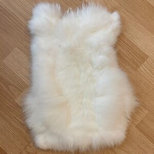 Fluffy White rabbit pelt long hair